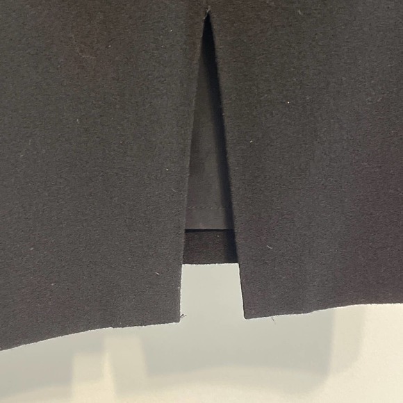 Ellen Tracy Black 100% Virgin Wool Pencil skirt Size 4 fully lined pre-owned - Picture 3 of 9
